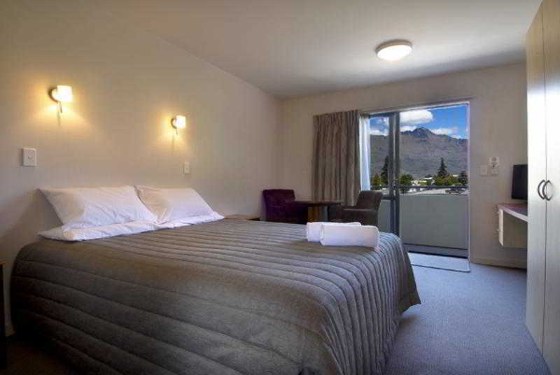 Bella Vista Queenstown Room photo